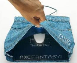 AMBIENT MARKETING - Con Axe fantasie negli internet cafè