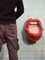 Bathroom Mania! - The Kisses Urinal