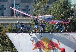 GUERRILLA - Fox Channel al Red Bull Flugtag Event