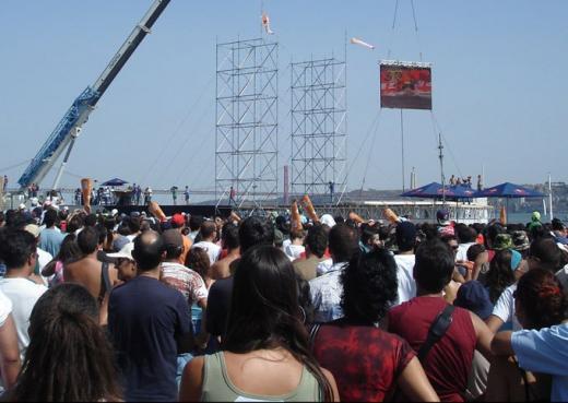 GUERRILLA - Fox Channel al Red Bull Flugtag Event