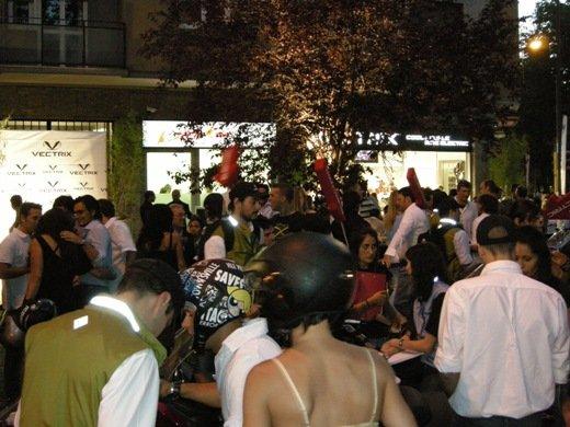 Guerrilla - Vectrix punta la freccia sul suo Maxi-Scooter elettrico!