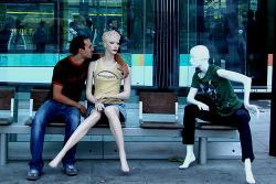 Street marketing: Wrangler invade Parigi di manichini