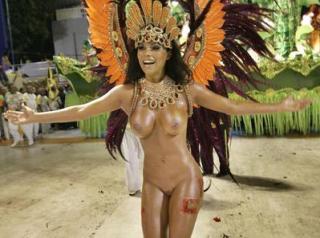 A Carnevale ogni scandalo vale