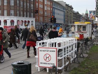 Un esercito in Smoking!