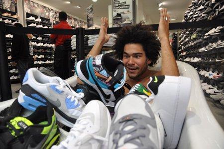 FootLocker Contest – It’s a Sneaker Thing 1