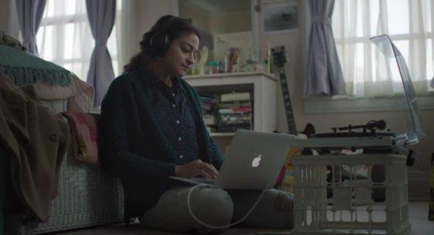 Apple, famiglia e musica: il perfetto mix natalizio per emozionarci ancora [VIDEO]