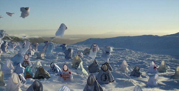 Nel mondo stra-ordinario di IKEA anche le t-shirt volano [VIDEO]