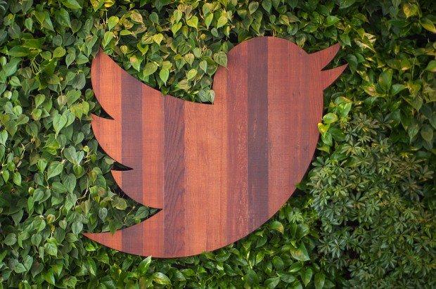 Twitter inverte la rotta: via libera alle conversazioni private