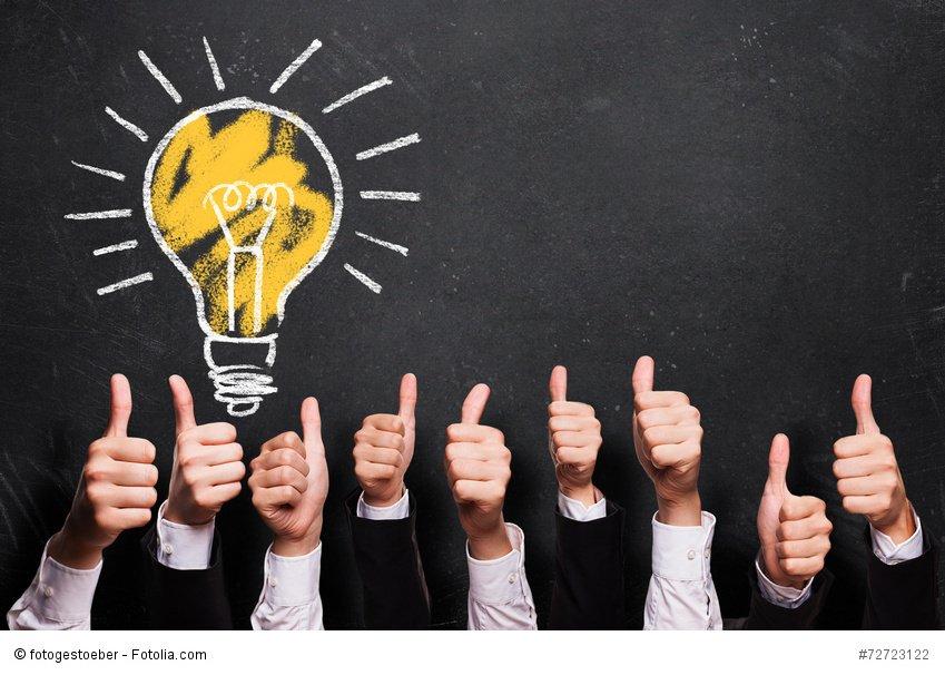 viele Daumen hoch zu einer Idee