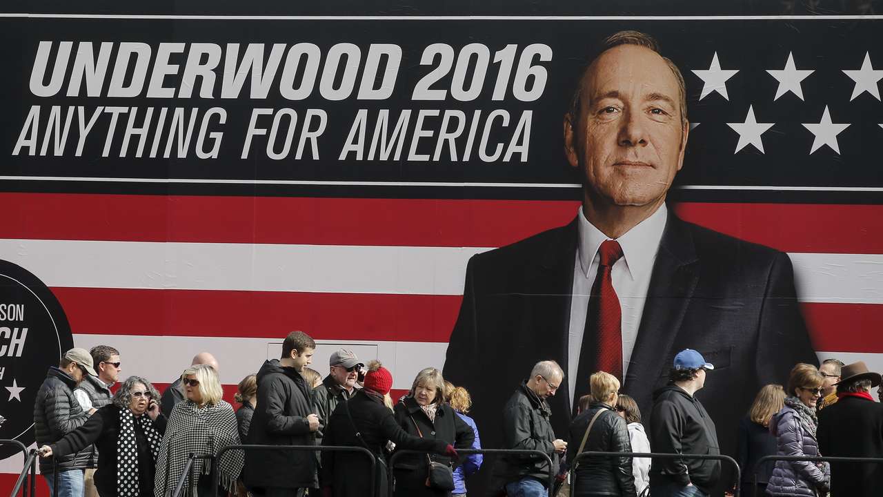 house_of_cards_e_netflix_il_palco_elettorale_di_underwood_4
