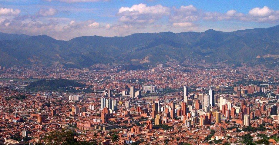 cropped-panoramica_de_medellin-colombia1