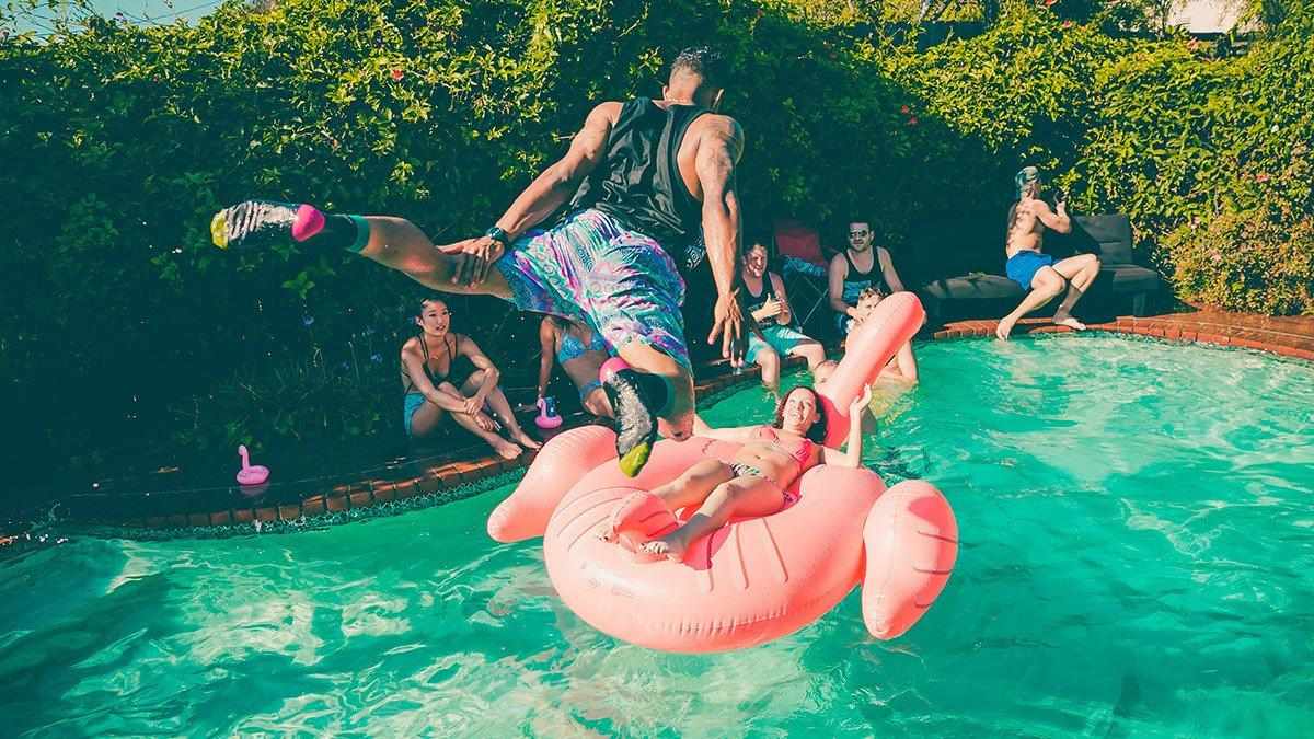 Cosa condividono gli utenti in estate su Facebook e Instagram