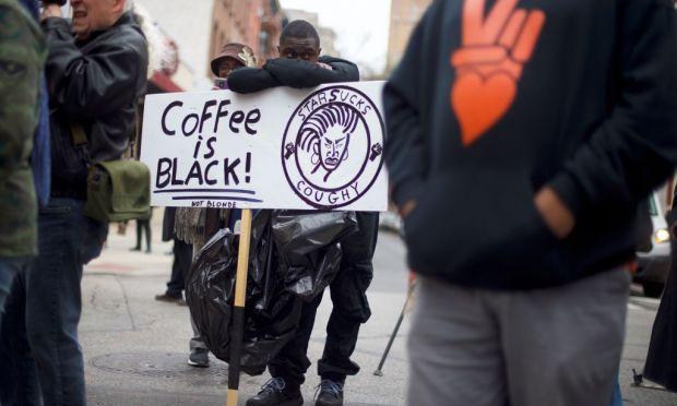 Starbucks ha un problema con il razzismo