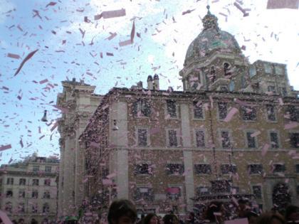 Nevica rosa, ma non è strano.