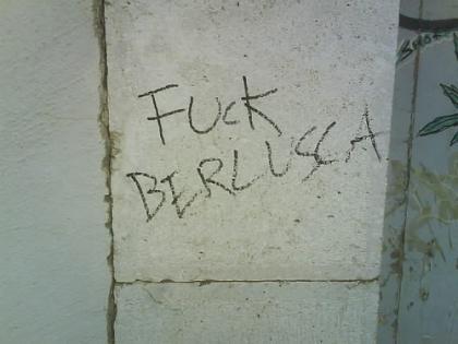 Siamo_tutti_graffitari_Contro_Berlusconi_e_la_sua_politica_del_senso_comune_fermiamo_l'attacco_all'arte_2