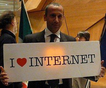 [INTERVISTA] Massimo Melica: "Politica 2.0 in Italia? Da imparare"