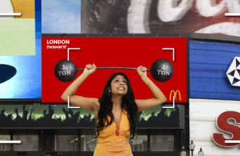 McDonald's, dal billboard personalizzato al virale di Piccadilly Circus
