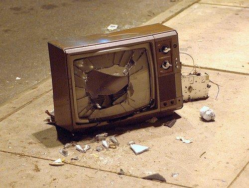 #bedTV, ovvero i tweet sull'annuncio della nuova TV di Berlusconi