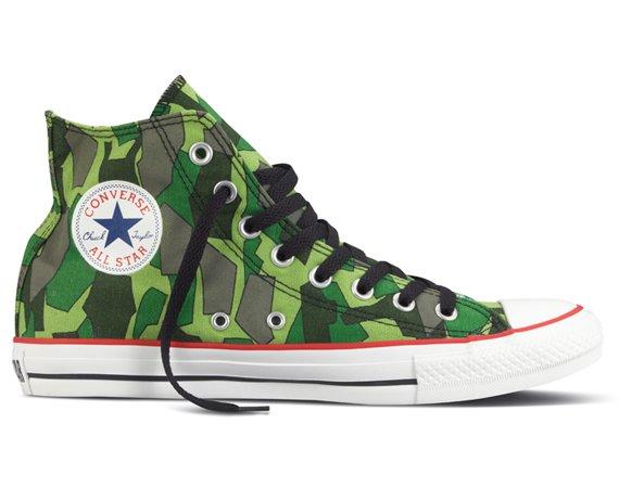 I Gorillaz firmano il mito Converse per la primavera 2012