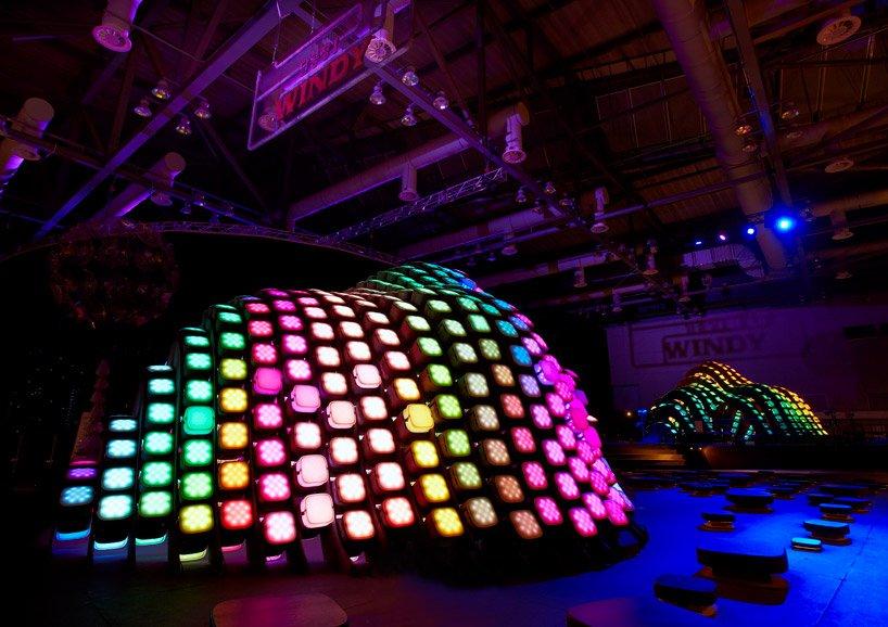 RealtÃ  oltre l'immaginazione: un parco virtuale in 4D!