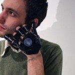 Glove one: ovvero come trasformare la vostra mano in un cellulare!