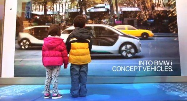 BMW crea una finestra sul futuro con le sue auto elettriche [VIDEO]