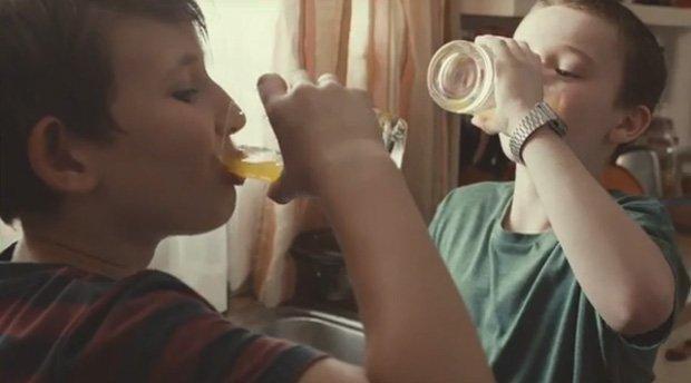 Robinsons Drink crea la perfetta svolta narrativa [VIDEO]