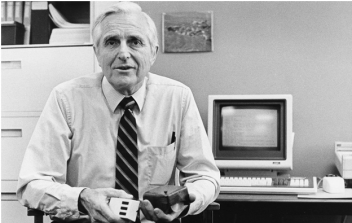 Addio al grande Douglas Engelbart, inventore del mouse e non solo