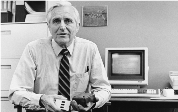 Addio al grande Douglas Engelbart, il visionario inventore del mouse e non solo