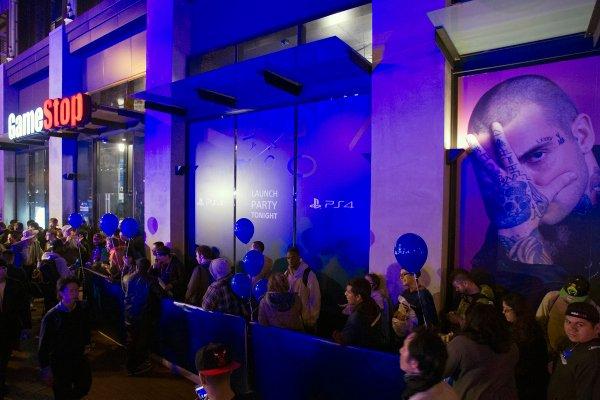 Playstation 4 vola nelle vendite sfida Xbox One per la leadership 