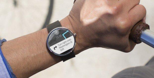 francesco_piccolo_moto_360_secondo_dispositivo_indossabile_di_Google_smartwatch