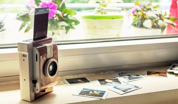 Lomo’Instant Camera: metà Polaroid, metà LOMO