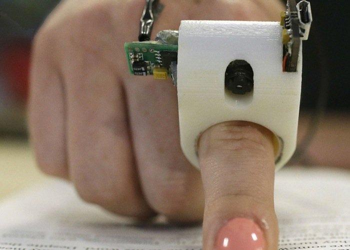 Un anello "3D printed" per la lettura agli ipovedenti: ecco FingerReader