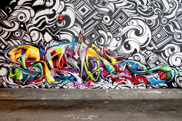 Cavalli Graffiti Collection: è (ancora) di moda la Street Art