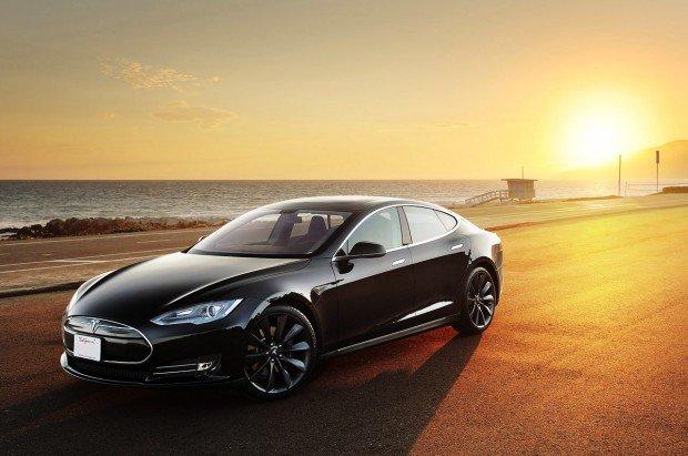 Porsche, Mercedes, Audi: nella corsa alle Electric Cars, l'automotive tedesco va all'attacco di Tesla