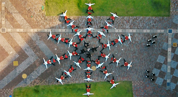 Tornano gli OK Go con I Won't Let You Down [VIRAL VIDEO]