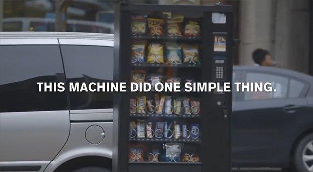 Cosa fa il distributore di questo ambient? Vende solo snack [VIDEO]