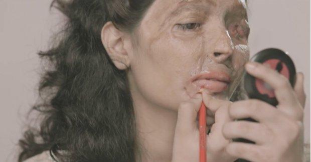 Un make-up tutorial che lascia davvero il segno [VIDEO]
