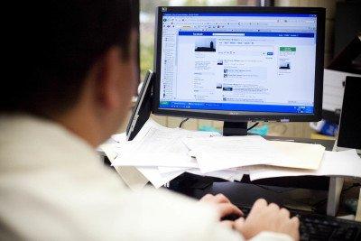 Come usare Facebook a nome di una pagina