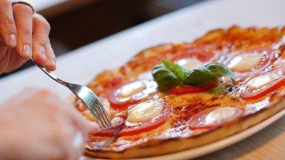 Rapide, precise, puntuali: il futuro delle consegne a domicilio della pizza passerà dai Robot?