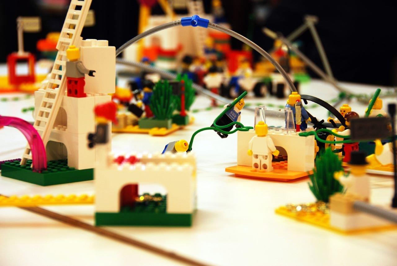 Ecco il libro che spiega il Metodo LEGO Serious Play per