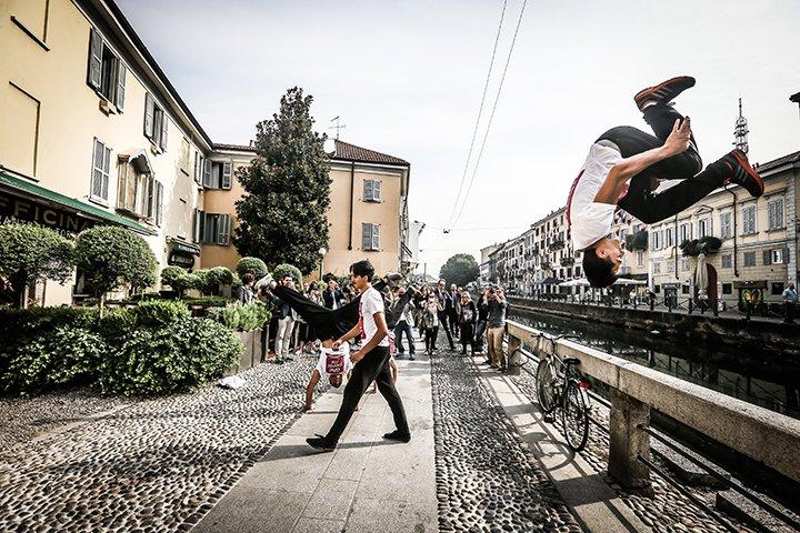 Carrefour rinnova l'ecommerce e popola i Navigli di delivery boy