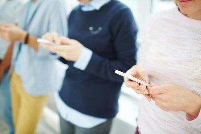 Lo smartphone? Un bene di prima necessità. Lo dice il Rapporto Coop 2017