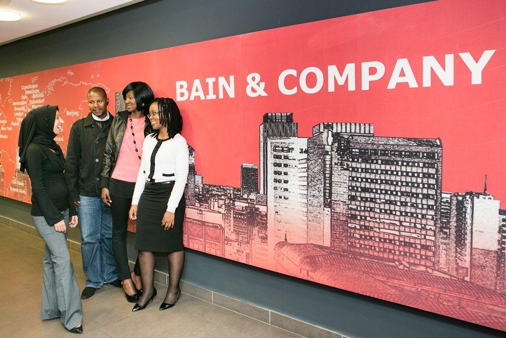 bain-offices-display-visual-points-of-interest-and-highlight-local