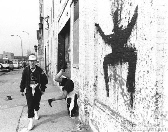 Malcolm McLaren on the streets of NYC. April 1983. © Bob Gruen / www.bobgruen.com 