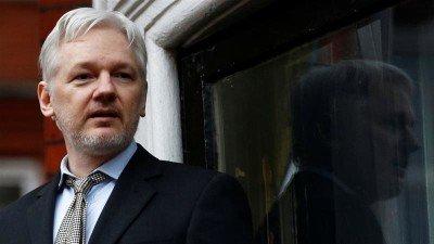 Il fondatore di WikiLeaks Julian Assange arrestato a Londra