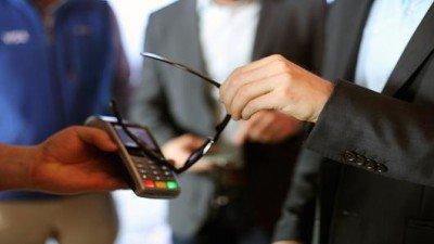 Meno contanti più carte prepagate: soluzioni smart per piccoli e grandi acquisti