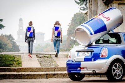 La storia dell’imprevedibile successo del marchio Red Bull