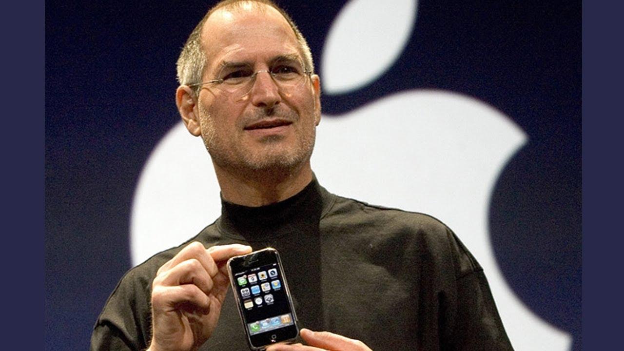 Steve Jobs annunci ail primo. iPhone nel 2007