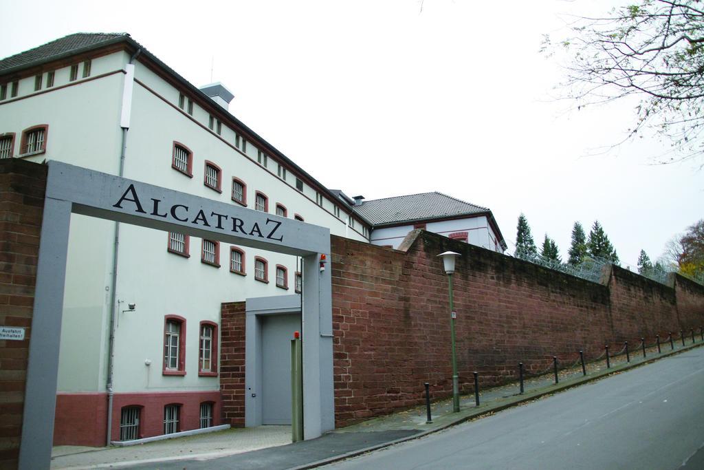 alcatraz htl